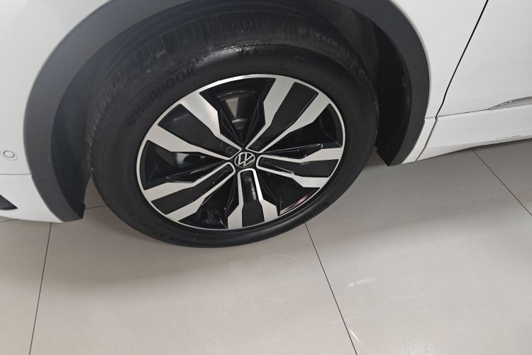 大众 途观L 2025款 出众款 330TSI 自动两驱R-Line龙耀版车身外观6007