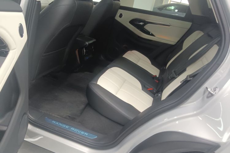 路虎 揽胜极光 2023款 极光L 249PS 豪华版中控内饰21