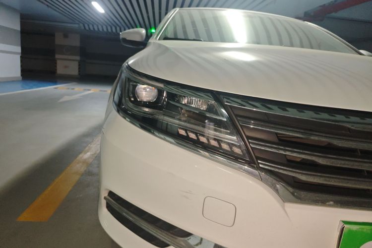 荣威i6 2017款 20T 自动互联网智尊版车身外观8