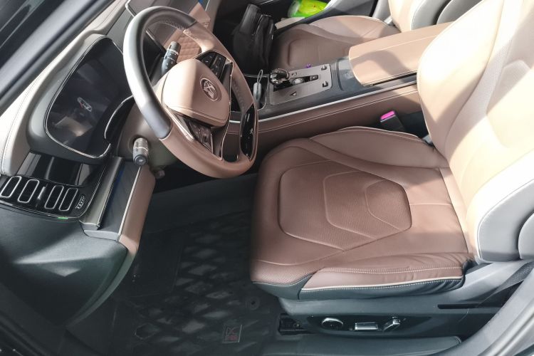 比亚迪 汉 2022款 EV 创世版 610KM四驱尊享型中控内饰19