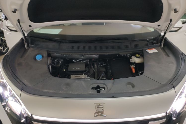 比亚迪 夏 2025款 DM-i 1.5T 180km 超越型局部细节24