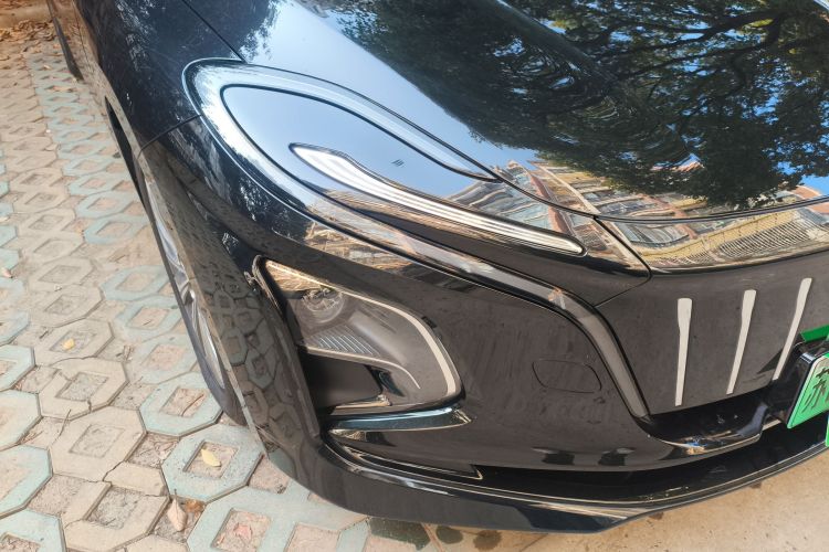 红旗E-QM5 2023款 620km PLUS车身外观8