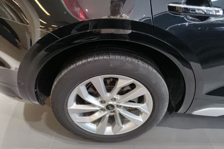 奥迪Q5L 2022款 40T 豪华动感型车身外观6008