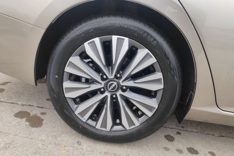 日产 天籁 2022款 2.0L XL-Upr 优享版车身外观6008