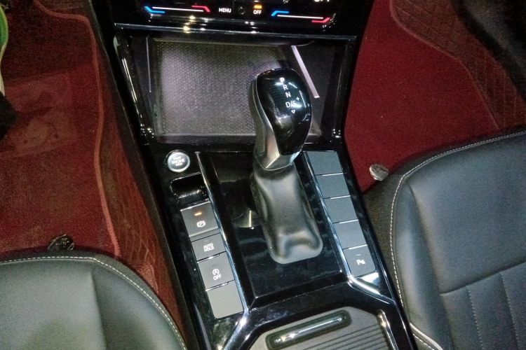 大众 帕萨特 2023款 改款 330TSI 星空精英版中控内饰18