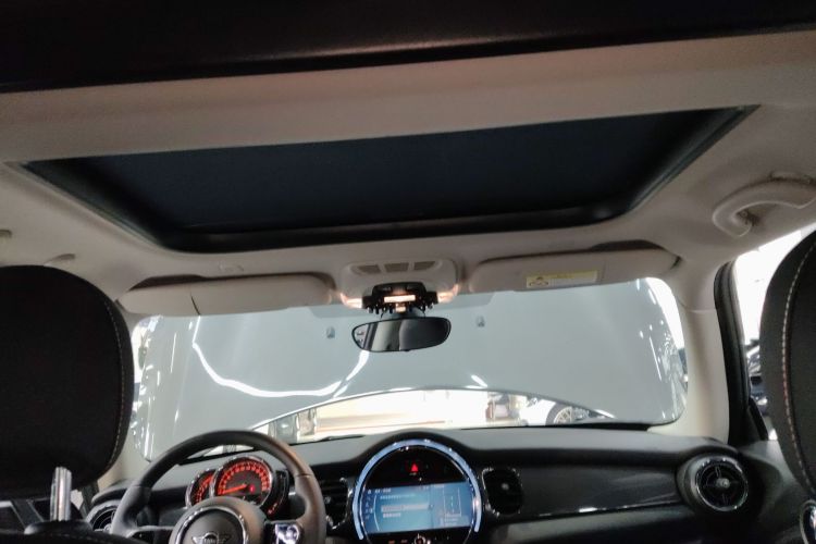 MINI 2022款 1.5T ONE中控内饰22