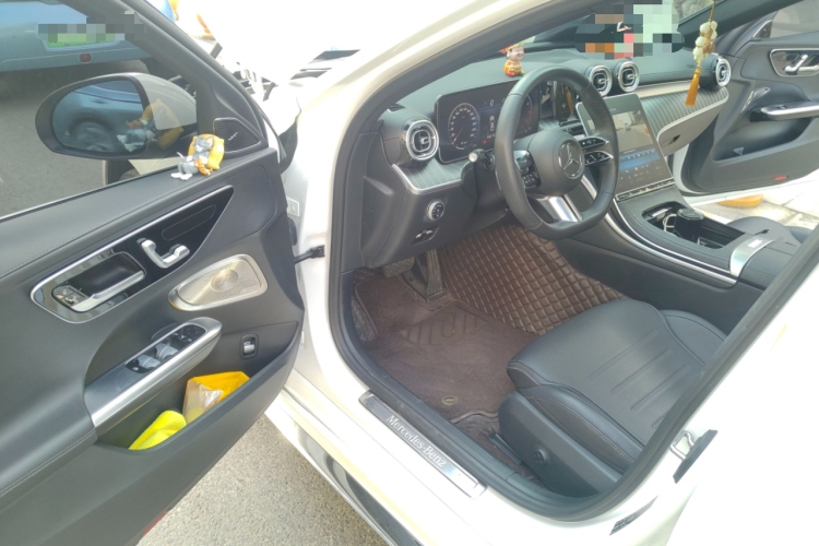 奔驰C级 2023款 C 260 L 运动版中控内饰7003