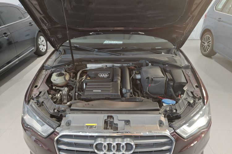 奥迪A3 2016款 Sportback 35 TFSI 进取型机舱底盘24