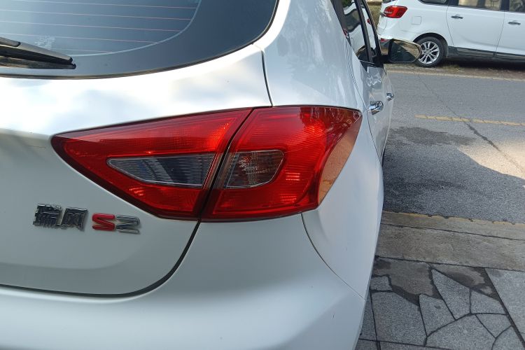 江汽集团 瑞风S2 2017款 1.5L CVT豪华型车身外观9