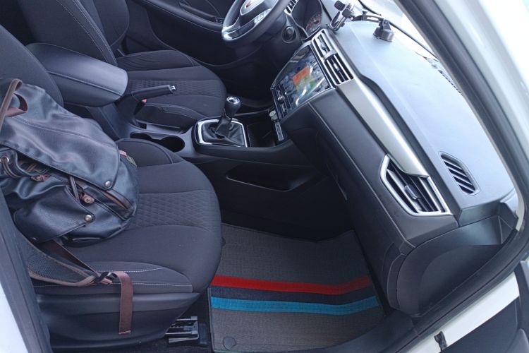 荣威i5 2020款 1.5L 手动4G互联领豪版局部细节41