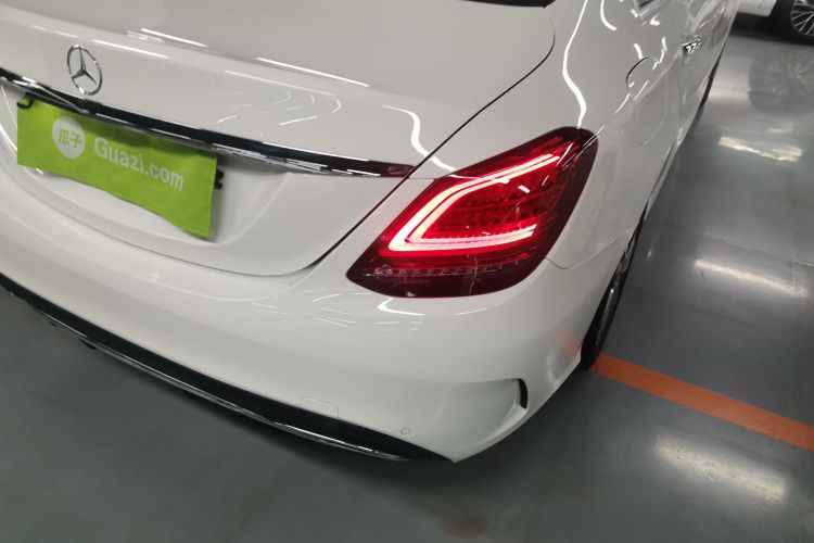 奔驰C级 2020款 改款 C 200 L 时尚型运动版车身外观9