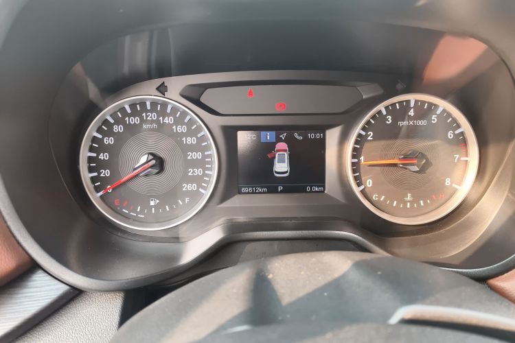 中华V6 2018款 1.5T 自动尊贵型中控内饰15