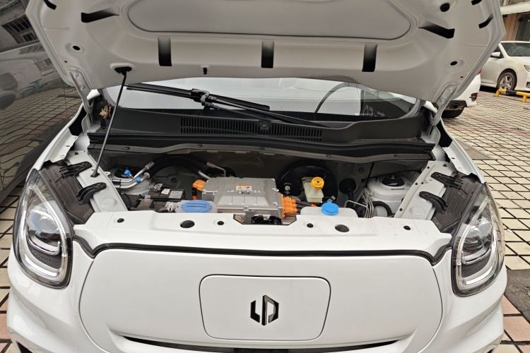 零跑汽车 零跑T03 2025款 403舒享版机舱底盘24