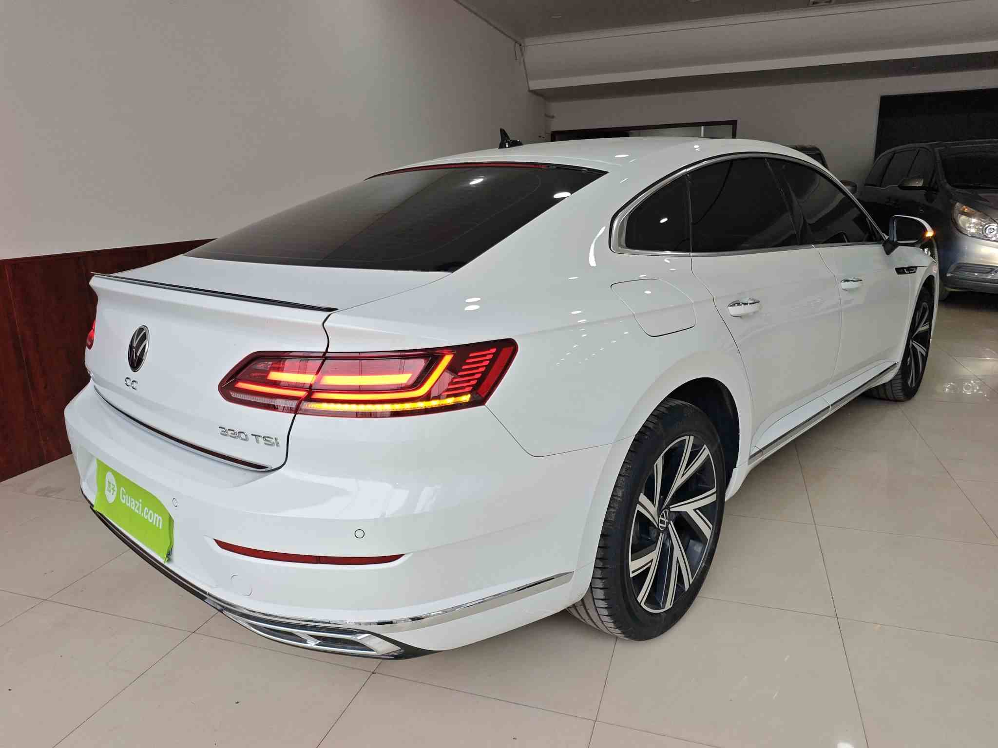 一汽-大众CC 2025款 330TSI 炫目 众享款(4)
