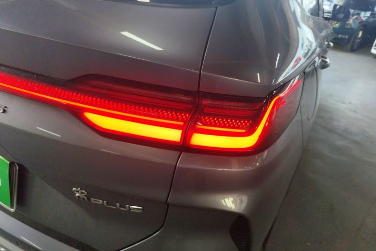 比亚迪 宋PLUS新能源 2023款 冠军版 DM-i 110KM 旗舰型车身外观6006