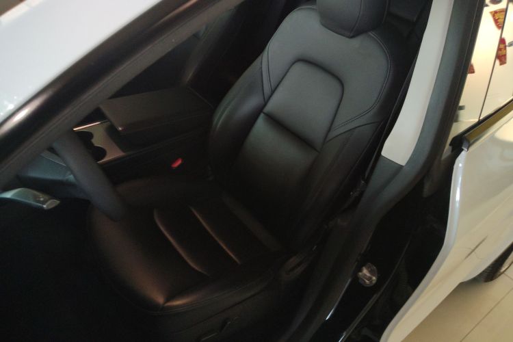 特斯拉 Model Y 2022款 后轮驱动版局部细节19