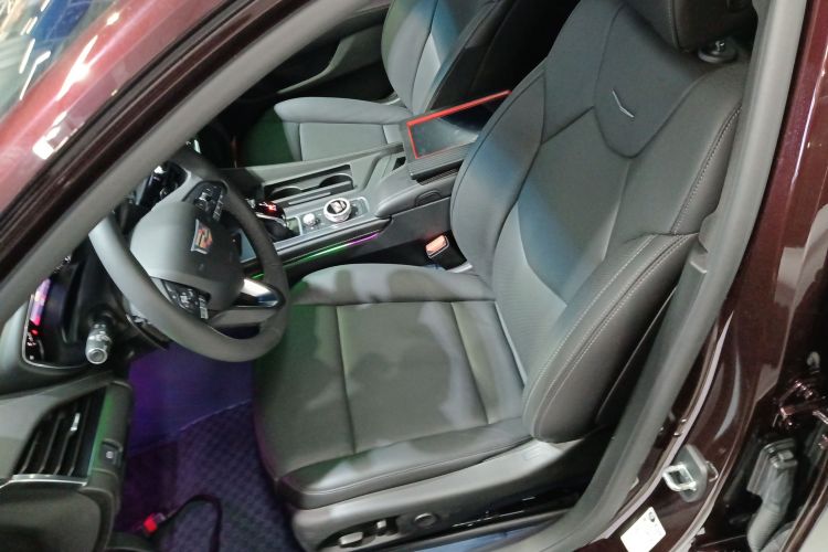 凯迪拉克CT5 2021款 28T 豪华型中控内饰19