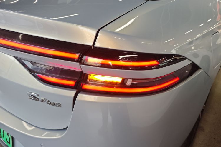 埃安 AION S Plus 2022款 80 科技版车身外观9