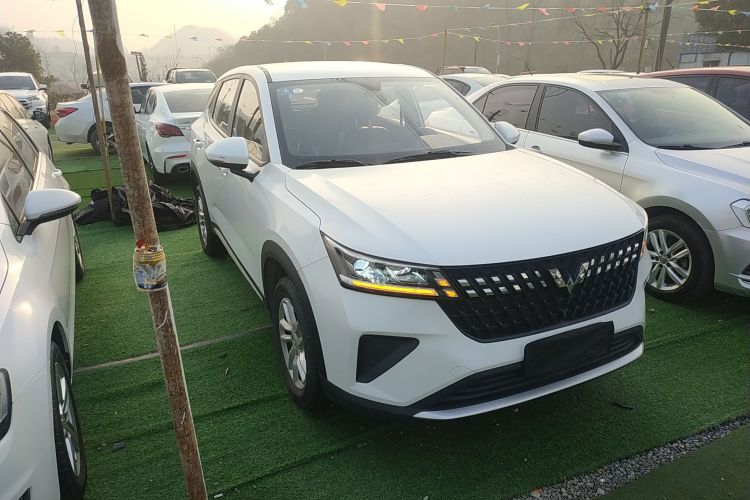 五菱汽车 五菱星驰 2022款 1.5L CVT畅玩型车身外观3