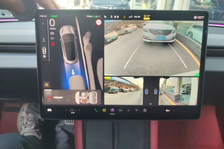 特斯拉 Model 3 2023款 长续航全轮驱动版中控内饰16