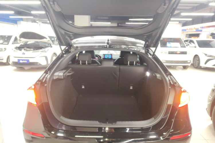本田 思域 2023款 HATCHBACK 240TURBO CVT极锐版局部细节23