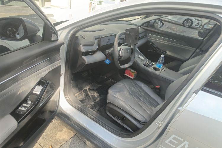 吉利银河 银河L6 2025款 EM-i 140km 星舰版中控内饰7003