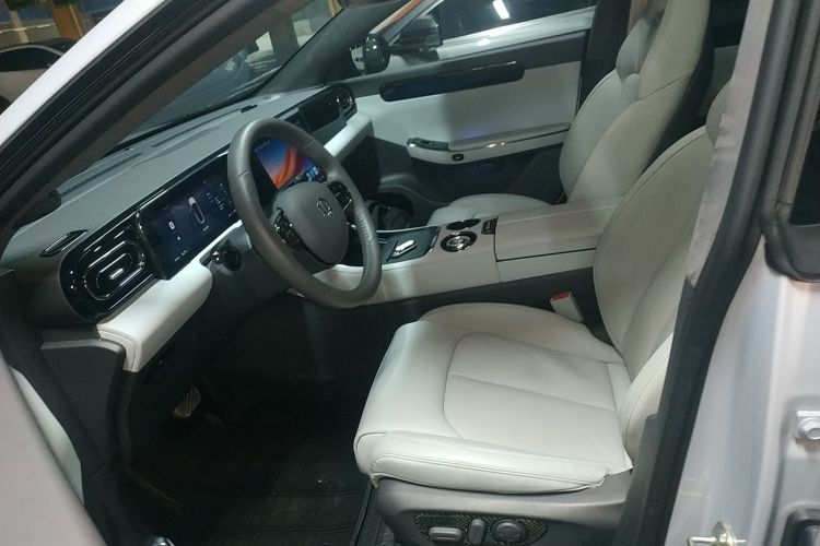 零跑汽车 零跑C01 2022款 四驱双电机性能版中控内饰19