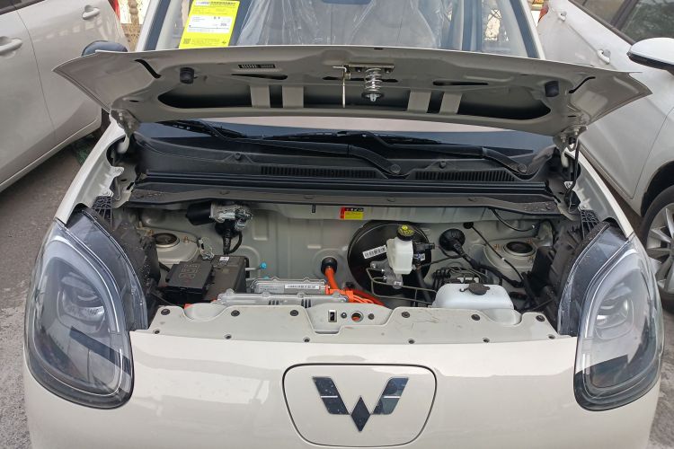 五菱汽车 宏光MINIEV 2025款 四门版 进阶款机舱底盘24