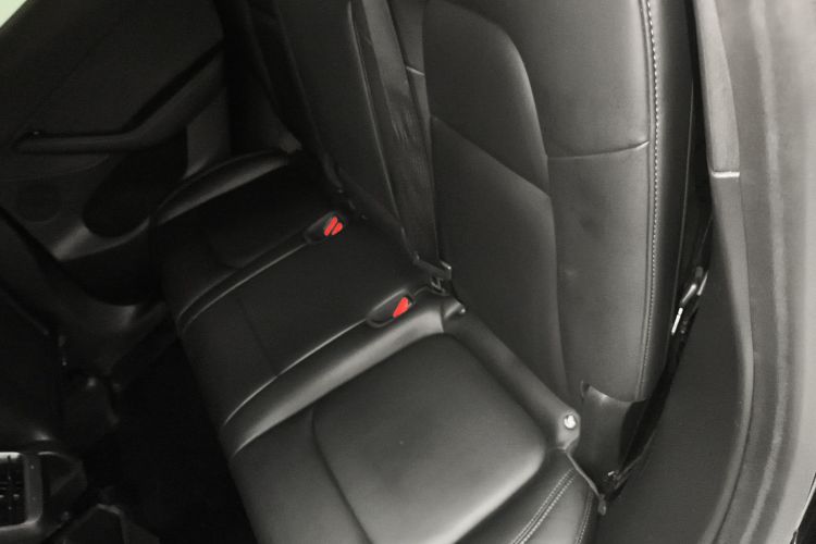 特斯拉 Model Y 2022款 后轮驱动版中控内饰7004