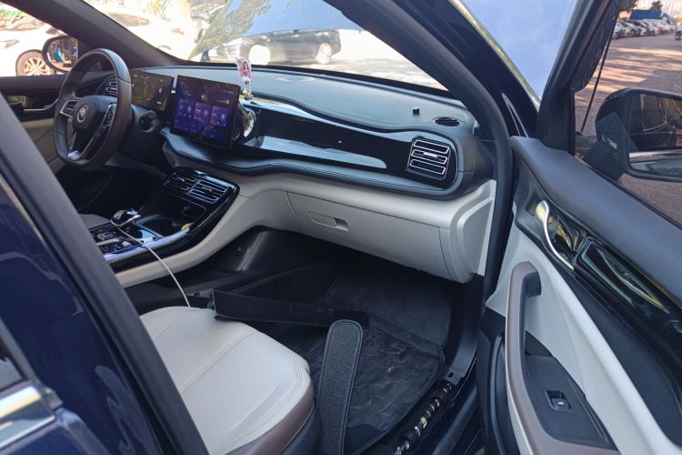 比亚迪 秦PLUS 2023款 冠军版 DM-i 55KM领先型局部细节9005