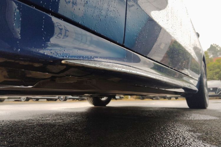 奔驰C级 2022款 改款 C 200 L 运动版局部细节9002