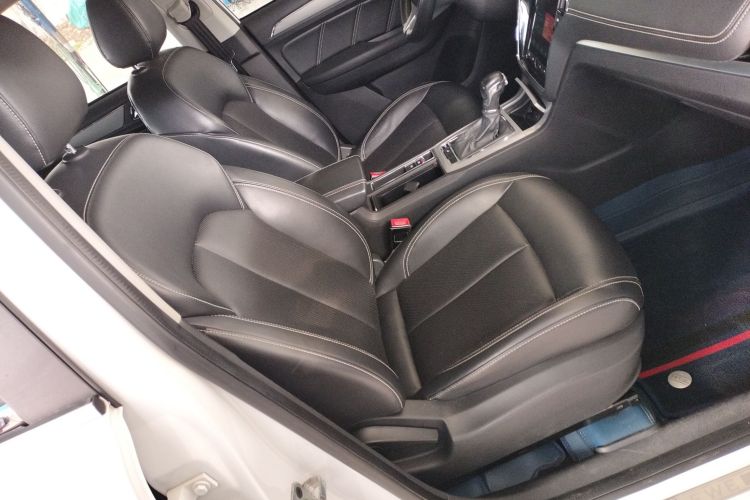 荣威RX5 2018款 20T 两驱自动互联网智惠版局部细节41