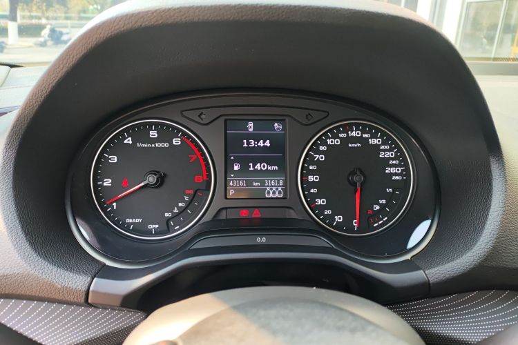 奥迪Q2L 2022款 35 TFSI 进取动感型局部细节14