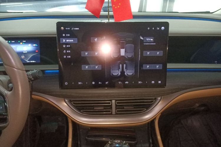 腾势D9 2022款 EV 600 四驱旗舰型中控内饰16
