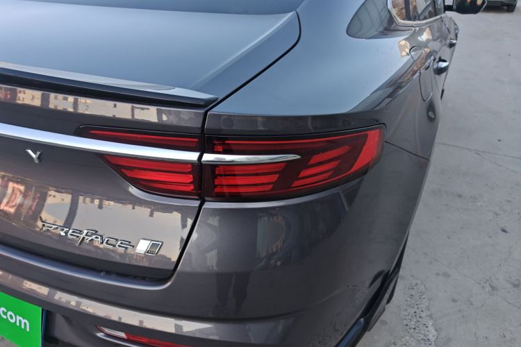 吉利汽车 星瑞 2025款 东方曜 2.0TD 望月版车身外观9