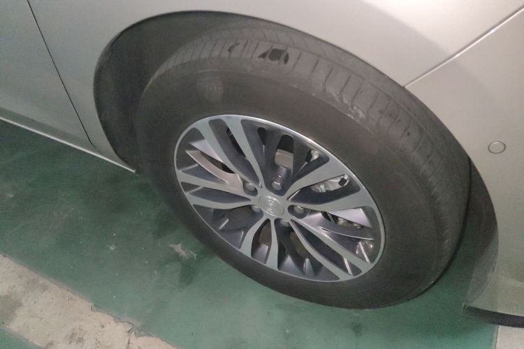 别克GL8 2022款 ES陆尊 653T 尊享型车身外观6007