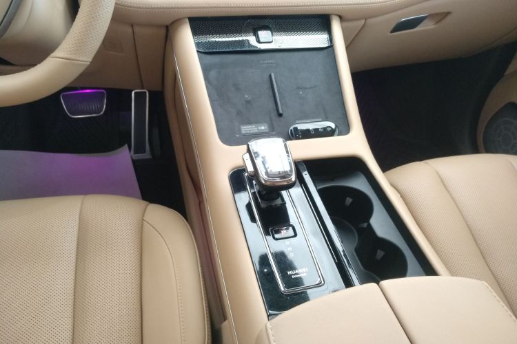 鸿蒙智行 问界M7 2024款 1.5T 后驱Plus版 6座局部细节18