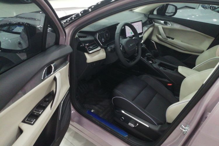 领克06 2023款 Remix 1.5T Shero中控内饰7003