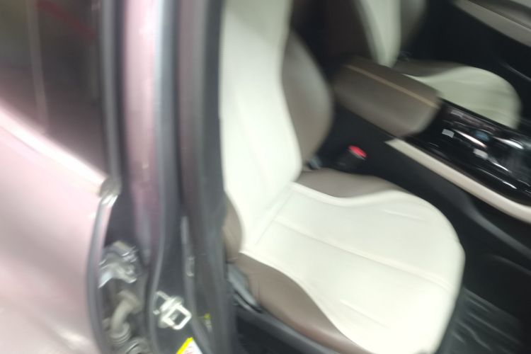 比亚迪 秦PLUS 2023款 冠军版 DM-i 55KM领先型局部细节41