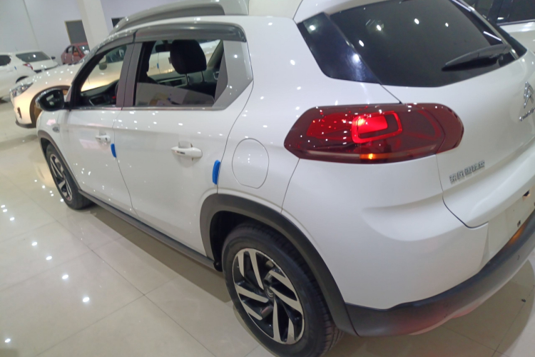 雪铁龙C3-XR 2015款 1.6THP 自动旗舰型车身外观4