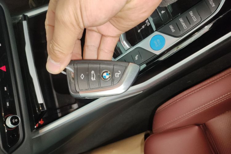 宝马i3 2024款 eDrive 35 L中控内饰7001