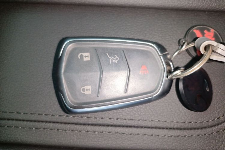 凯迪拉克XT5 2023款 2.0T 两驱风尚型中控内饰7001