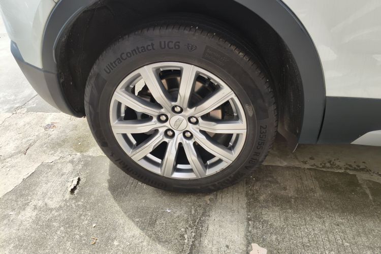 凯迪拉克XT4 2021款 28T 两驱领先型车身外观6008