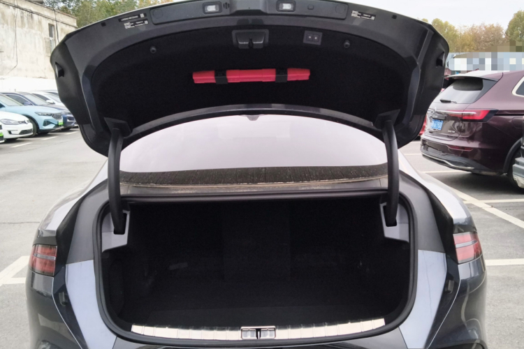 腾势Z9 2024款 1100km 四驱Max版机舱底盘23