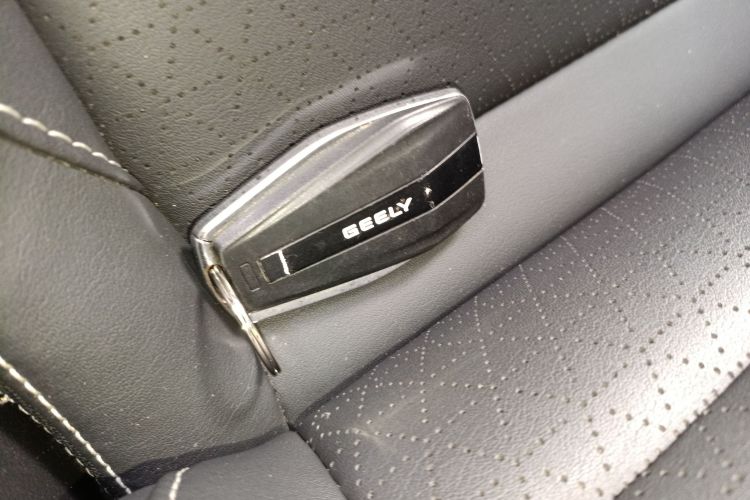 吉利汽车 帝豪 2021款 UP 1.5L 手动豪华型中控内饰11