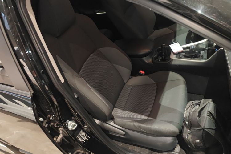 丰田 威兰达 2022款 2.0L CVT两驱领先版局部细节41