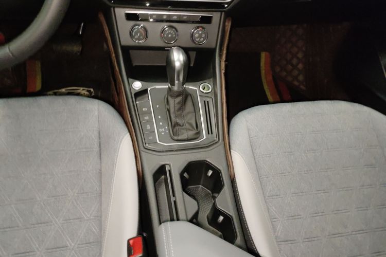 大众 朗逸 2023款 300TSI DSG满逸版中控内饰18