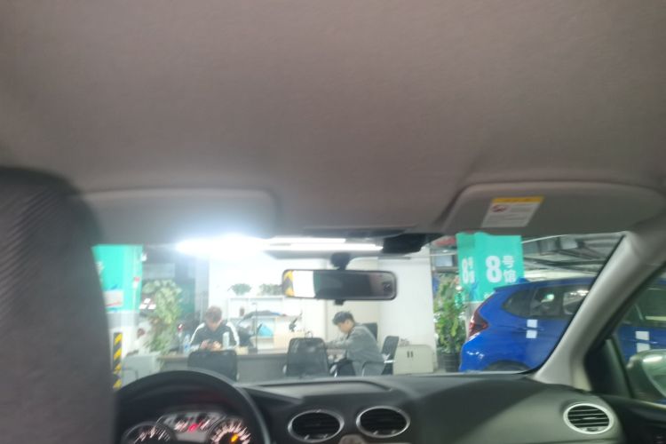 福特 福克斯 2012款 两厢经典 1.8L 自动基本型局部细节22