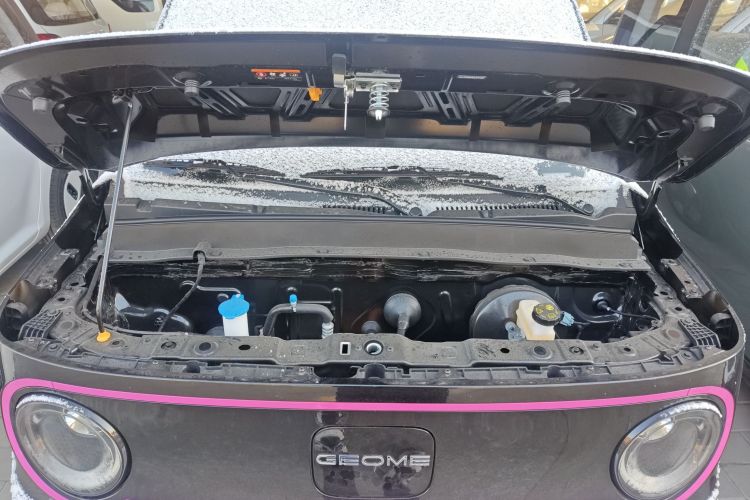 吉利银河 2025款 210km 熊猫卡丁机舱底盘24