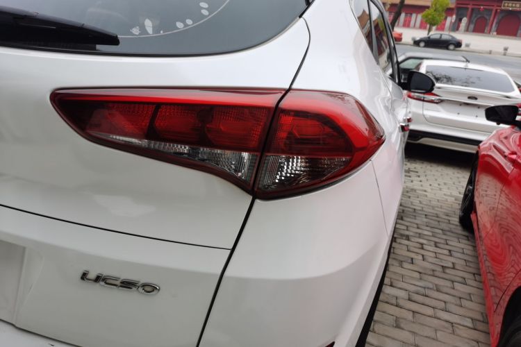 现代 途胜 2015款 1.6T 双离合两驱智能型车身外观9